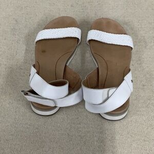 EUC woman’s UGG wrap around ankle sandals